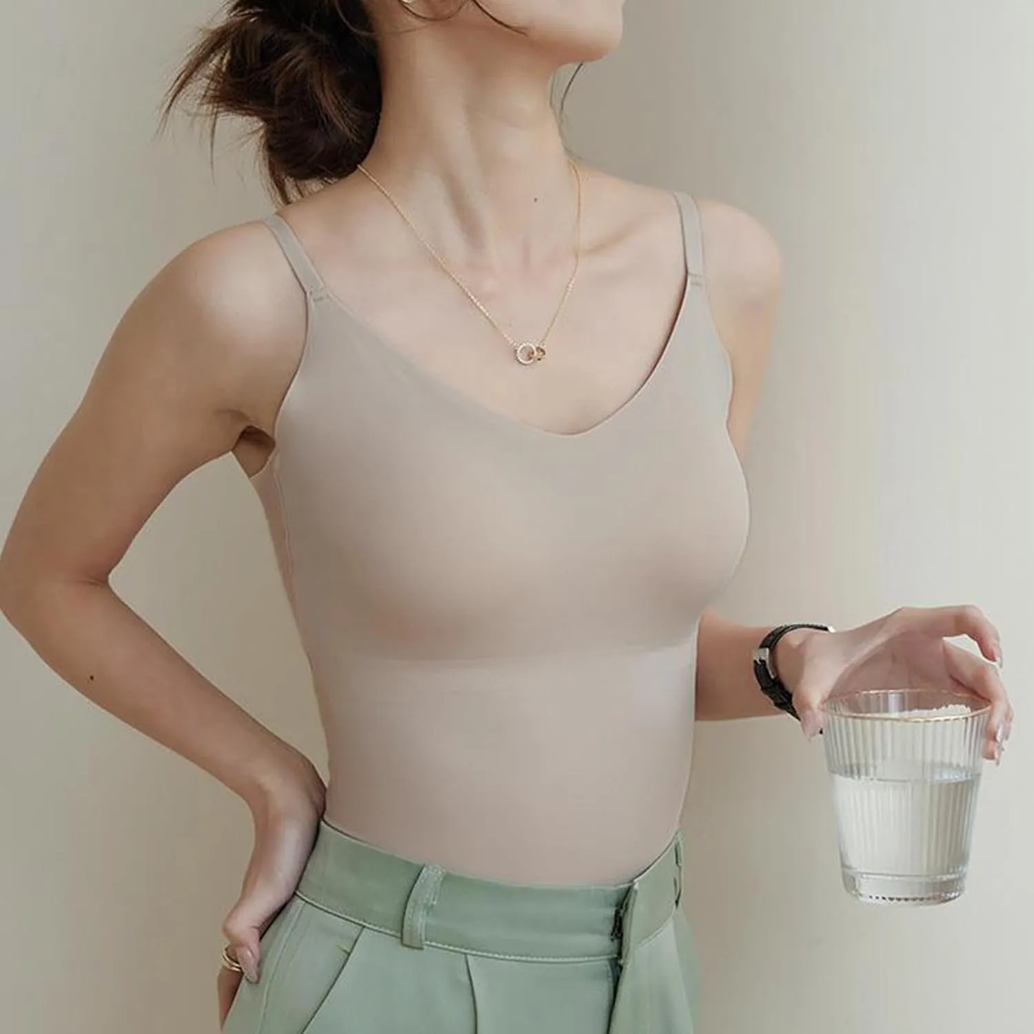 Womens Shirts with Padded V Neck Soft Silk Smooth Tank Tops Going Out Basic Tanks Push Up Trendy Regular Shirt