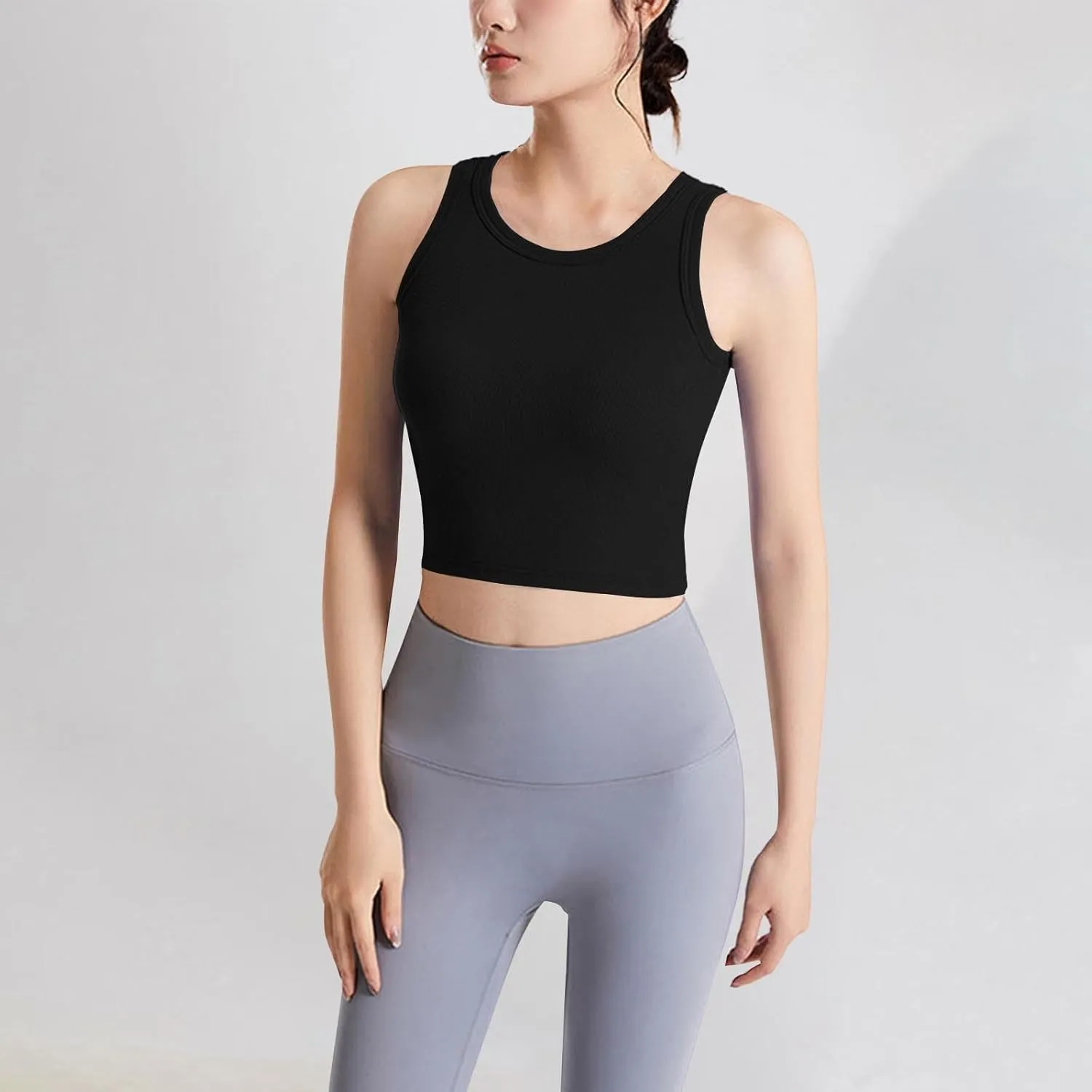 Womens Tops Tank Top with Built in Bra 2025 Summer Spaghetti Strap Sports Camisoles Layering Undershirts Cami Tops