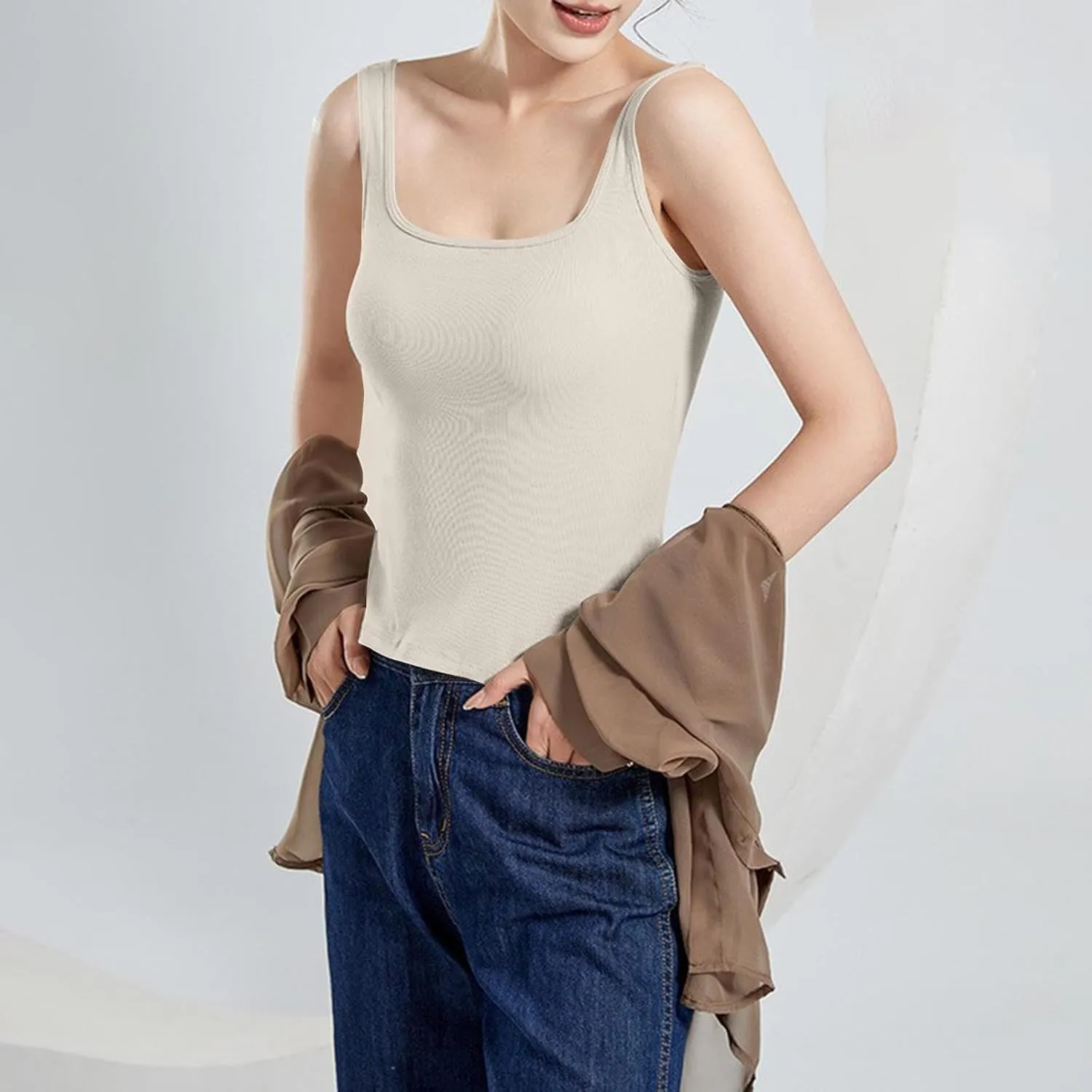 Womens Tops Tank Top with Built in Bra 2025 Summer Spaghetti Strap Sports Camisoles Layering Undershirts Cami Tops